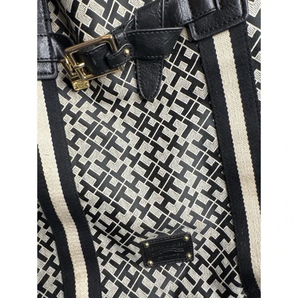 Tommy‎ Hilfiger Women Black Geometric Canvas Magnetic Tote Purse